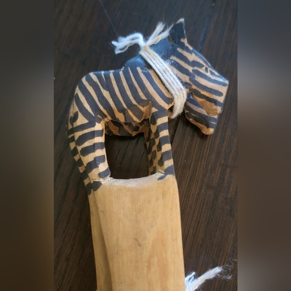 Hand carved Wooden Salad server. Zebra or Giraffe. NEW - Picture 3 of 6